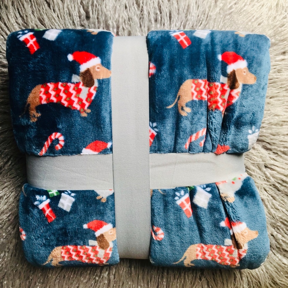 Berkshire Dachshund Weiner Dog Blue Blanket Throw - Picture 4 of 10